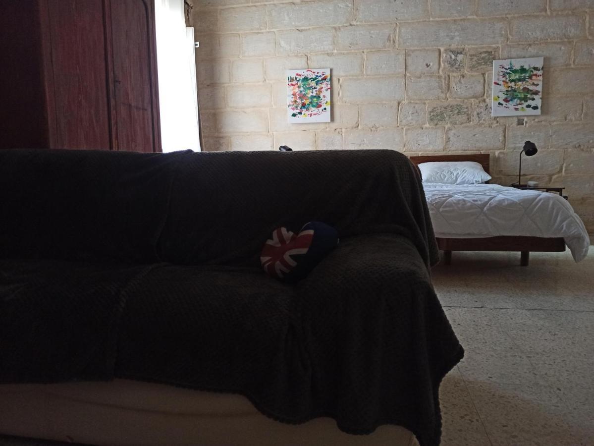 Beautiful Studio Apartment In Qormi Malta Bagian luar foto
