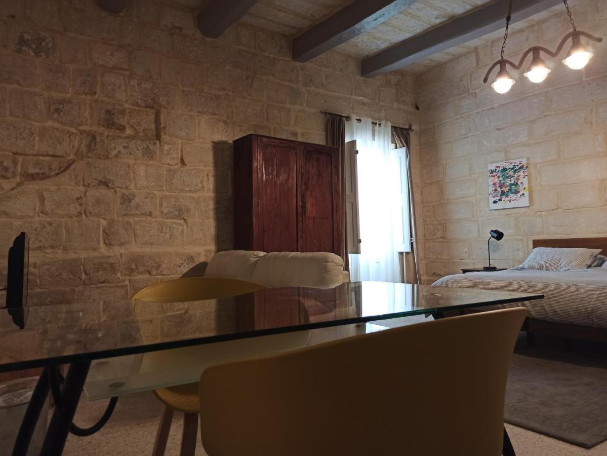 Beautiful Studio Apartment In Qormi Malta Bagian luar foto